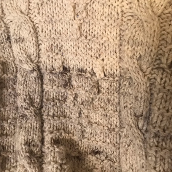 Hand knit wool sweater - Picture 4 of 6